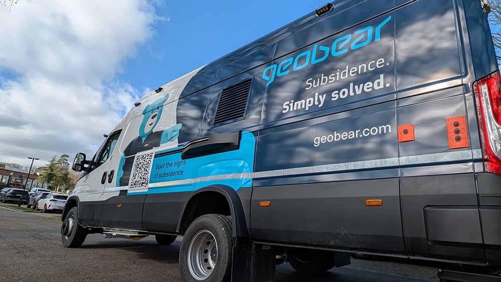 Geobear van "Harry" in brand livery