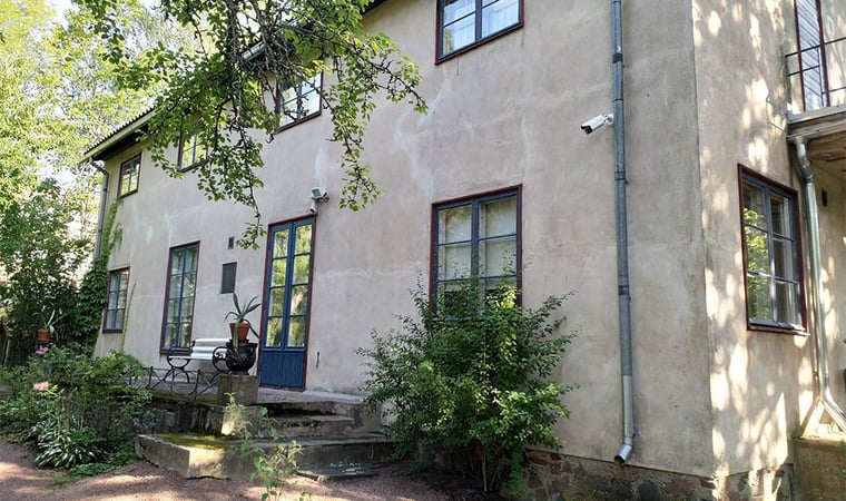 Taiteilijakoti Casa Haartman seisoo jälleen vakailla perustuksilla