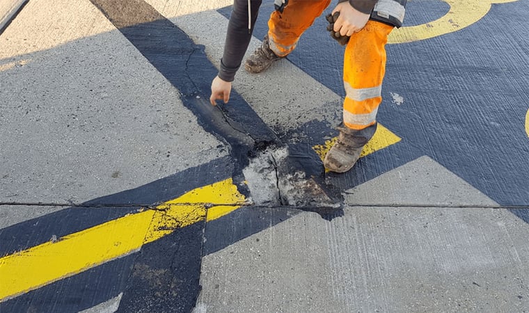 Luton Airport: Rullaustien laatta korjattu 72 tunnissa