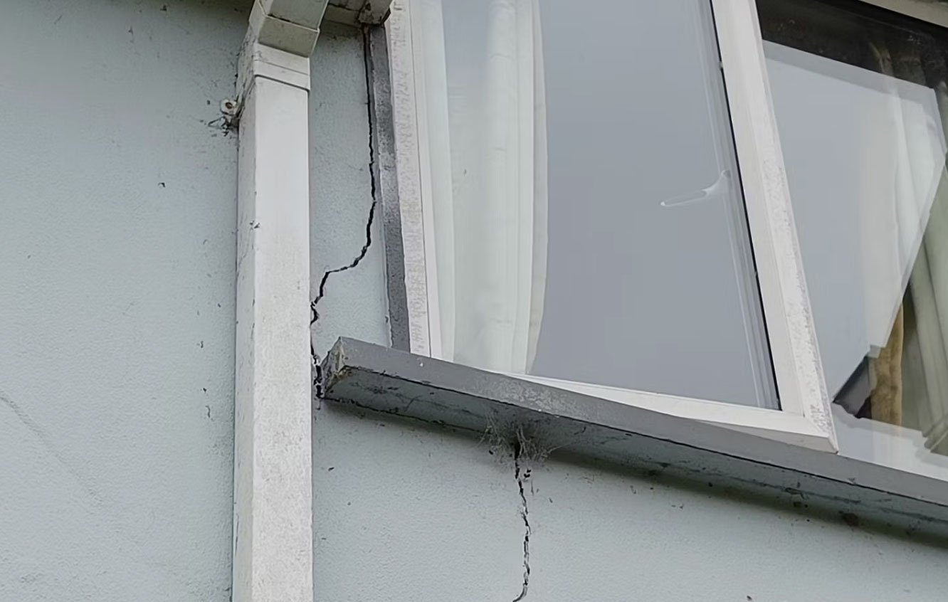 Co-clare crack