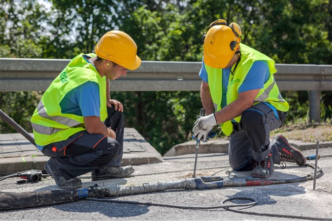 Iniekcje geopolimerowe vs. tradycyjne metody wzmacniania podłoża gruntowego
