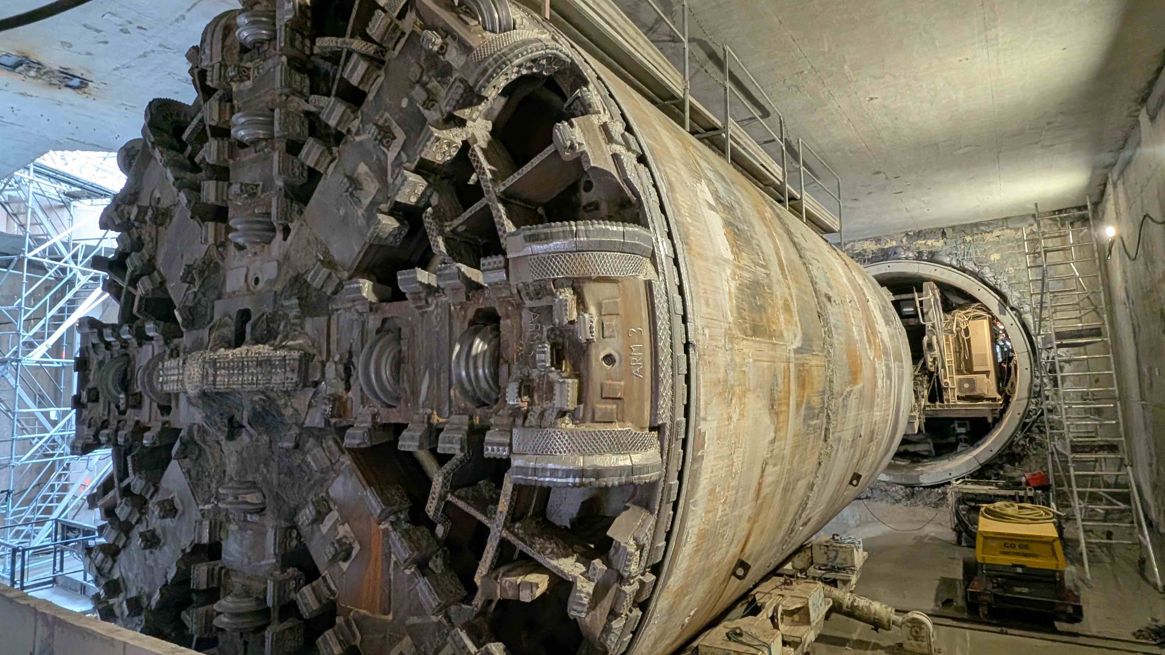 Tarcza wiercąca TBM podczas budowy II linii metra warszawskiego