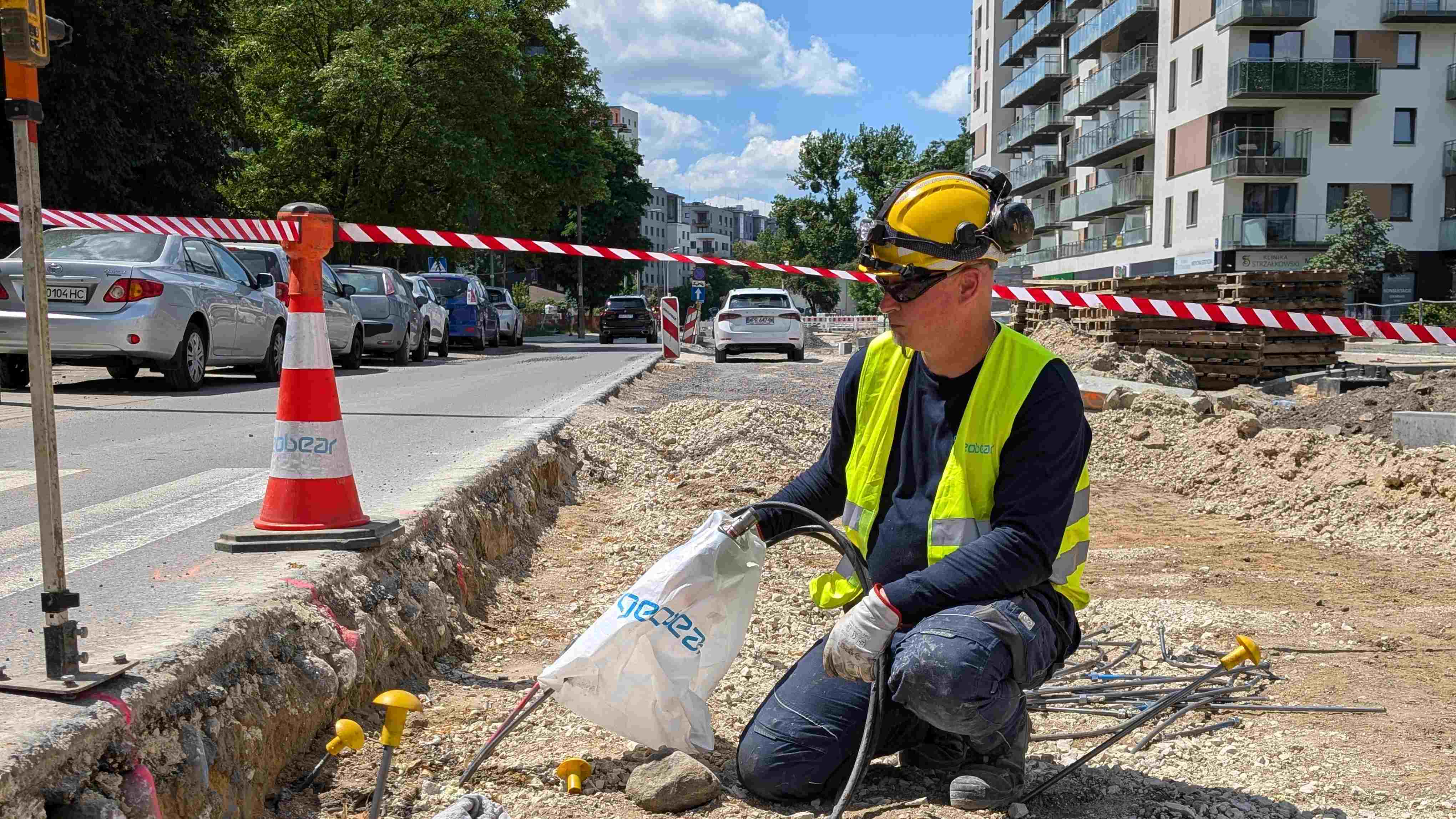 Technik Geobear przeprowadza iniekcję na ul. Jana Kazimierza w Warszawie