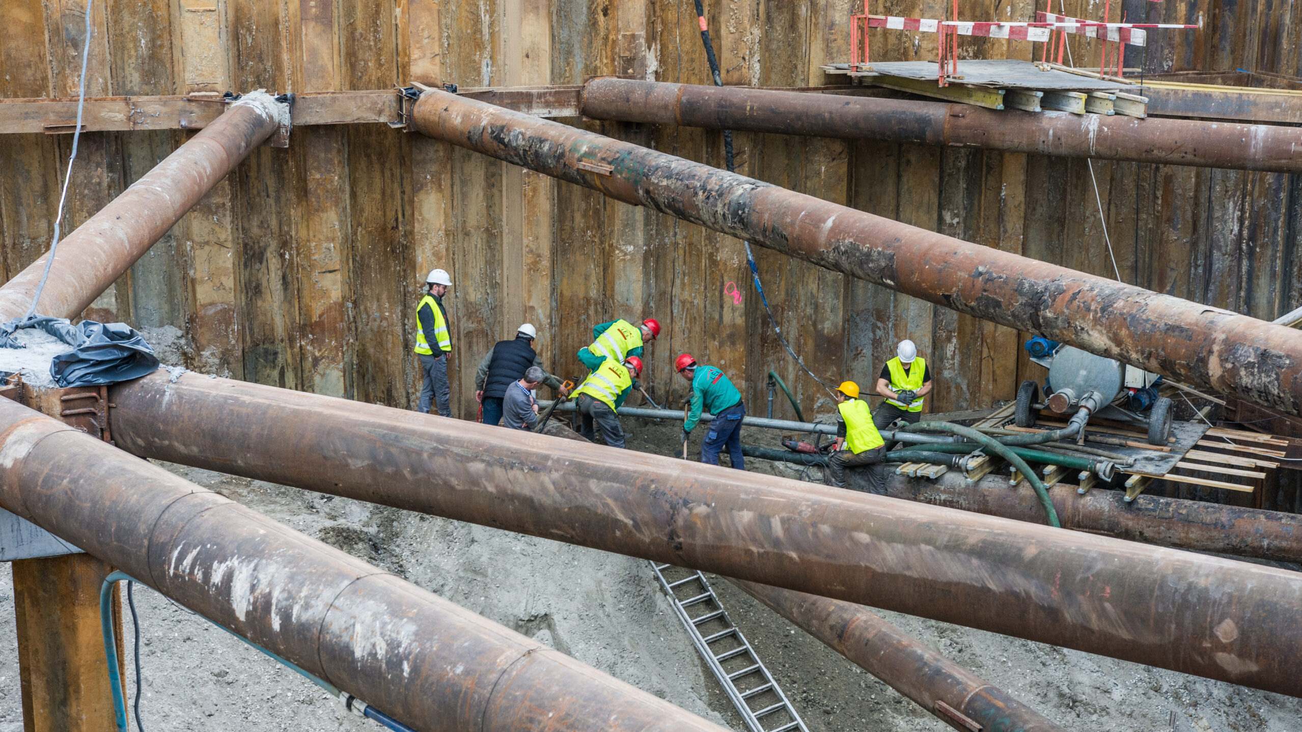 Prace uszczelnieniowe w obudowy wykopu