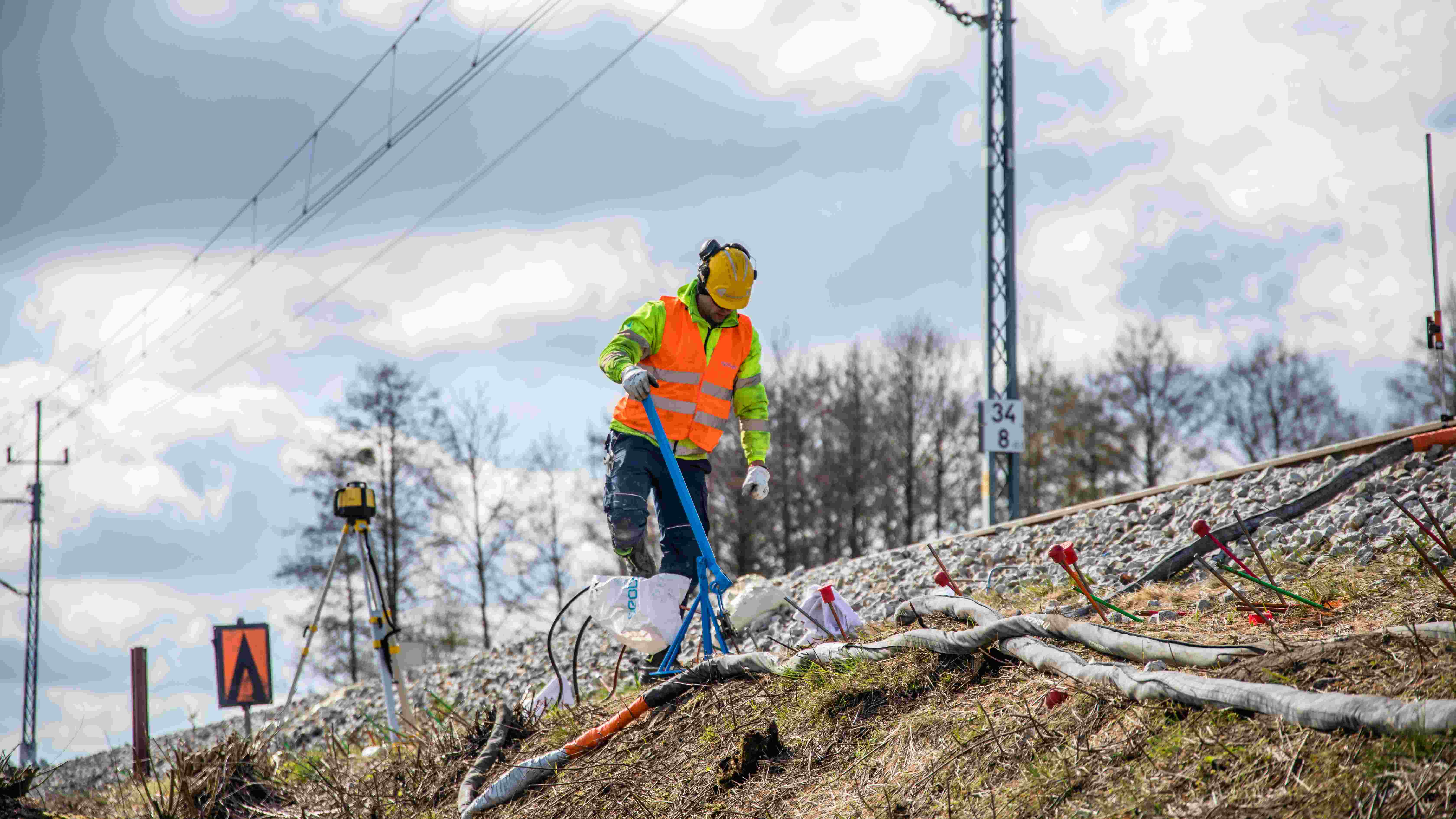 LK281 Krosnica technik przygotowuje iniekcję