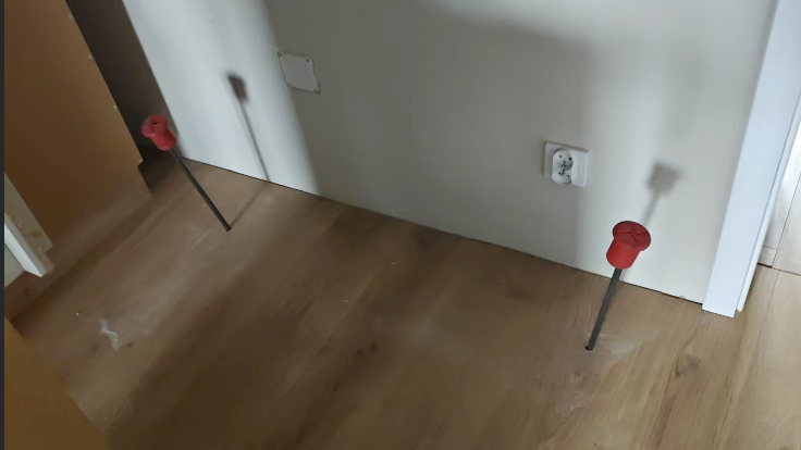 Dom w Kożuchowie_rurki iniekcyjne wewnątrz