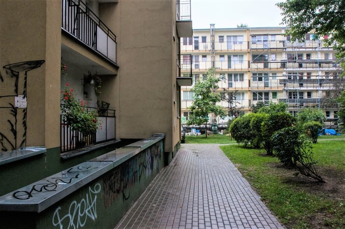 Wzmocnienie fundamentów bloku z wielkiej płyty w Warszawie