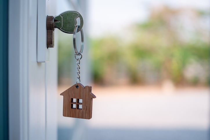 Klucz do drzwi nowo zakupionego domu