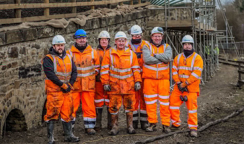 Geobears team på plats inför markförstärkning med geopolymer.