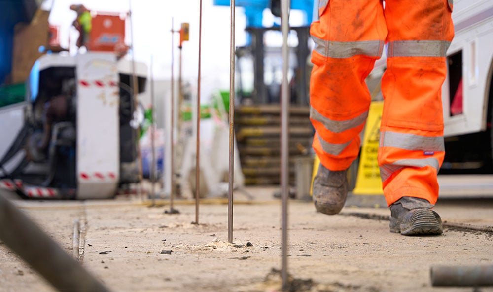 Geobear på plats för att injektera geolpolymer.