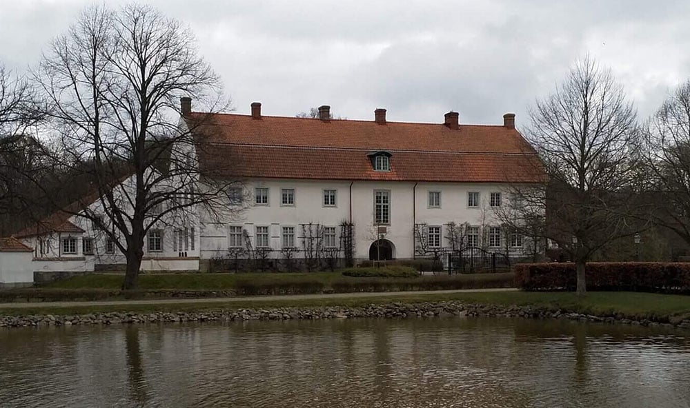 Geobear utför stabilisering och markförstärkning med geopolymer hos Skabersjö slott.