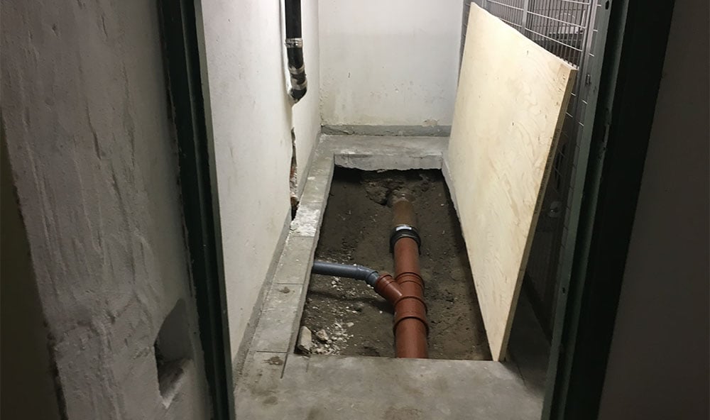 Läckage i rör i marken