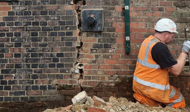 Stabilisering av vingmur i England