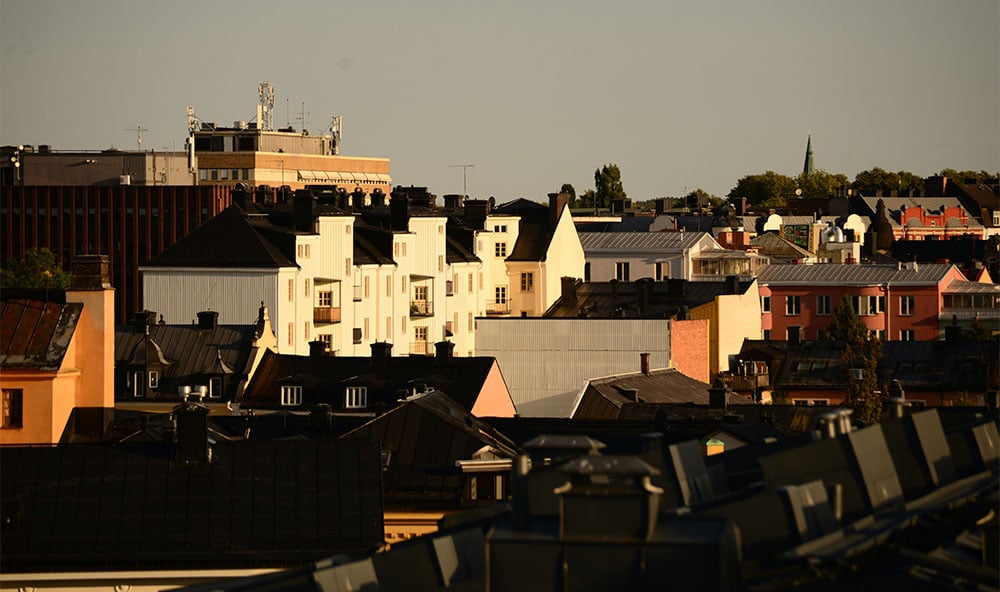 Professionell mark- och grundförstärkning för villa och hus i Norrköping med Geobear – stabilisering av sättningsskador, lagning av sprickor i husgrund och förstärkning av betongplatta med geopolymerinjektering utan grävning, för en snabb, ren och störningsfri lösning som skyddar ditt hem.