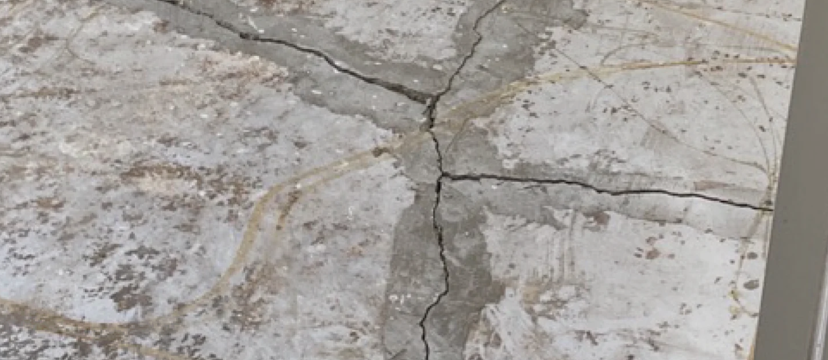 Cracking foundations due to settlement