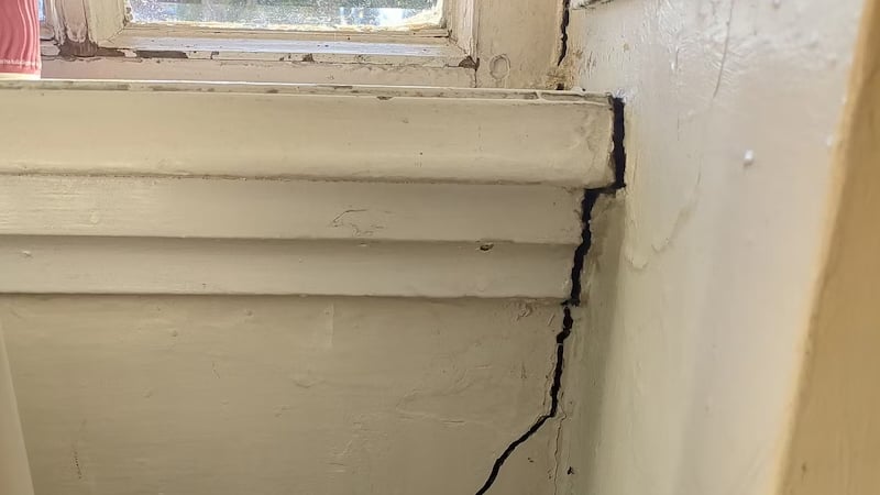 Long eaton library crack