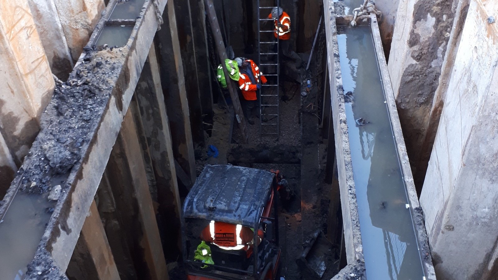 Water sealing cofferdam 