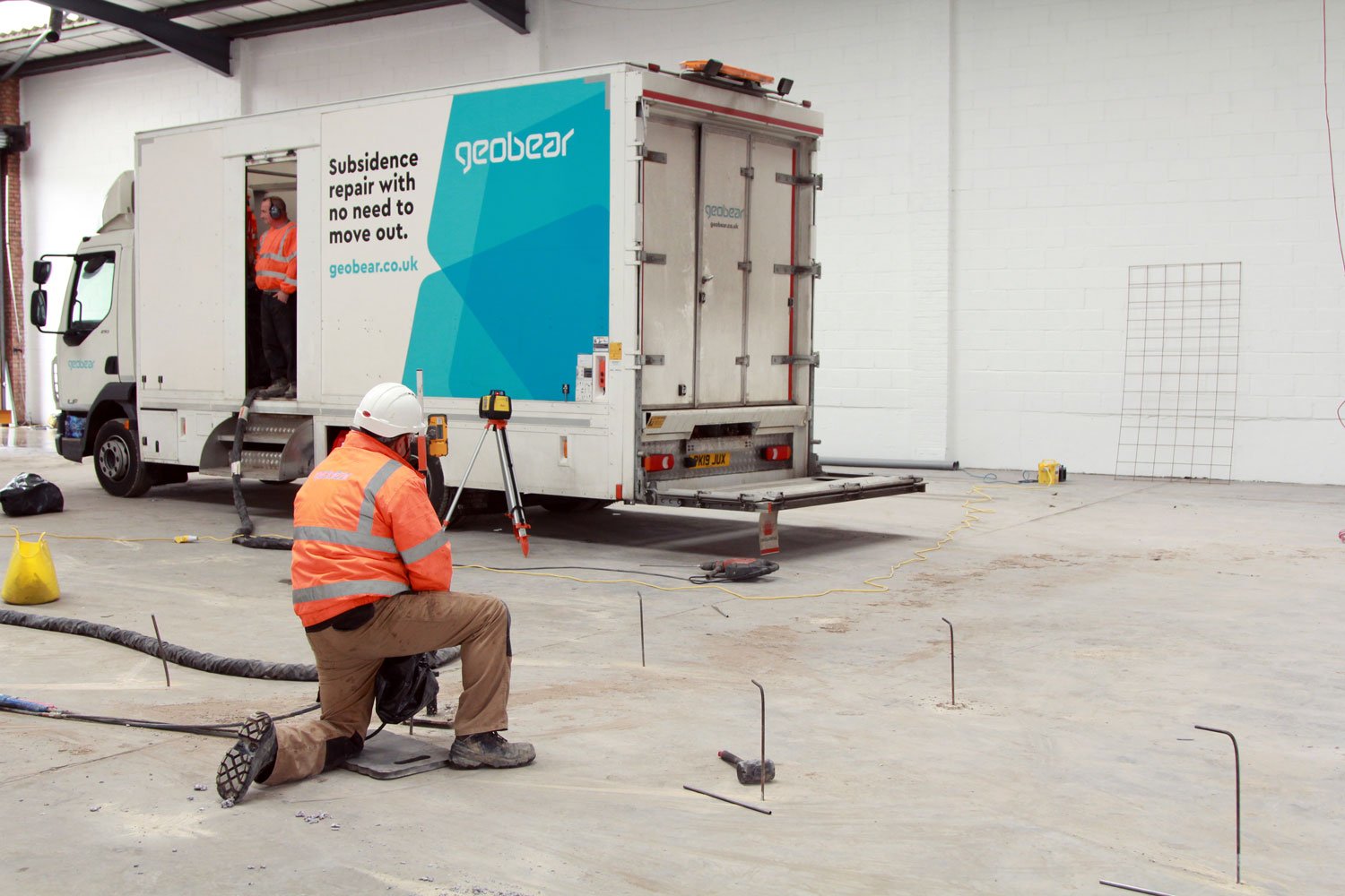 Slab lifting