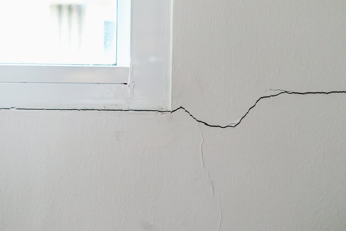 Home foundation cracks: how to tell if yours are serious