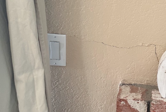 Cracking in walls due to foundation problems-1
